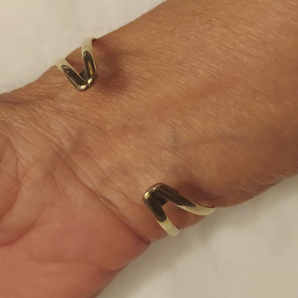 FINAL SALE Sterling silver turqouise cuff bracelet - Picture 7 of 14